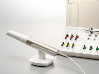 OPTIDENT skaner-wewnatrzustny-Aoralscan-Elite-na-podstawce-2000x1333.jpg