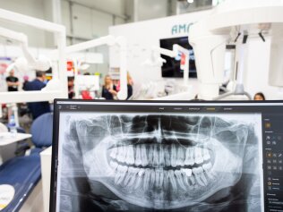 Międzynarodowe Targi Stomatologiczne w Krakowie KRAKDENT, fot. Targi w Krakowie (2).jpg