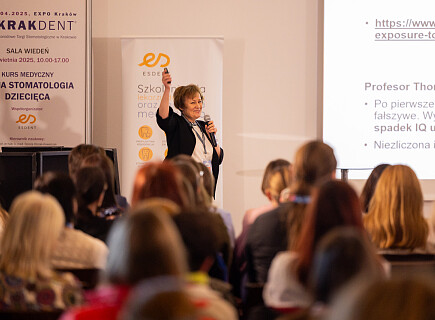 31. Międzynarodowe Targi Stomatologiczne KRAKDENT w Krakowie (2).jpg