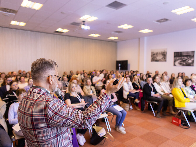 Targi KRAKDENT zwyciezca UFI Marketing Award 2025 (13).jpg