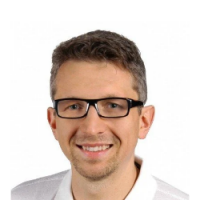 Dr n. med. Łukasz Suchodolski.png