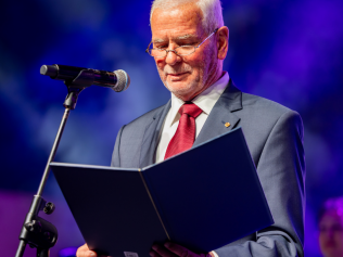 Prof. dr hab. n. med. Marek Ziętek uhonorowany Złotym OTISEM 2026.png